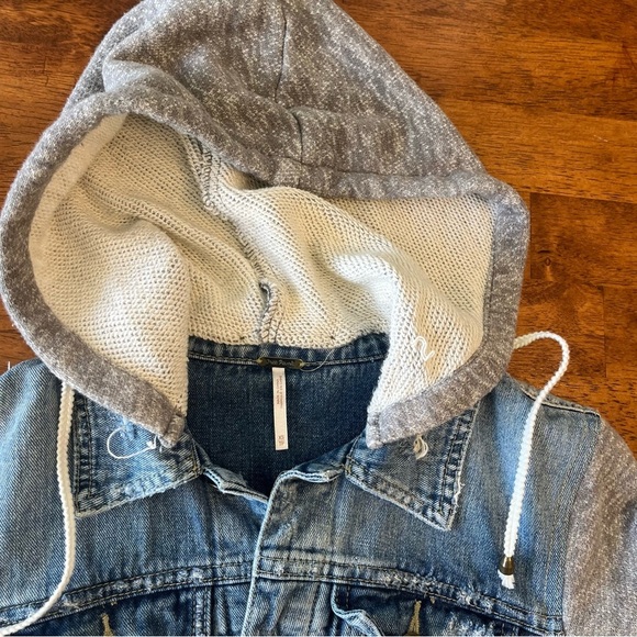Free People distressed denim gray sleeve and hood jacket size xs - Picture 6 of 9